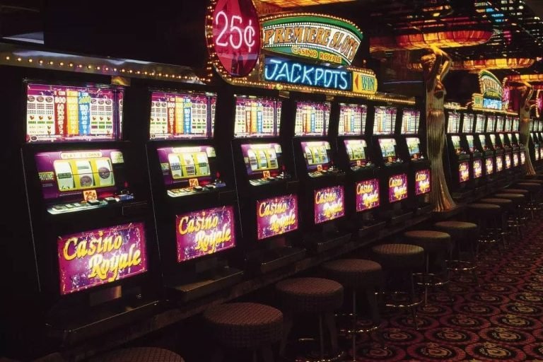 မြန်မာ online card games live dealer baccarat